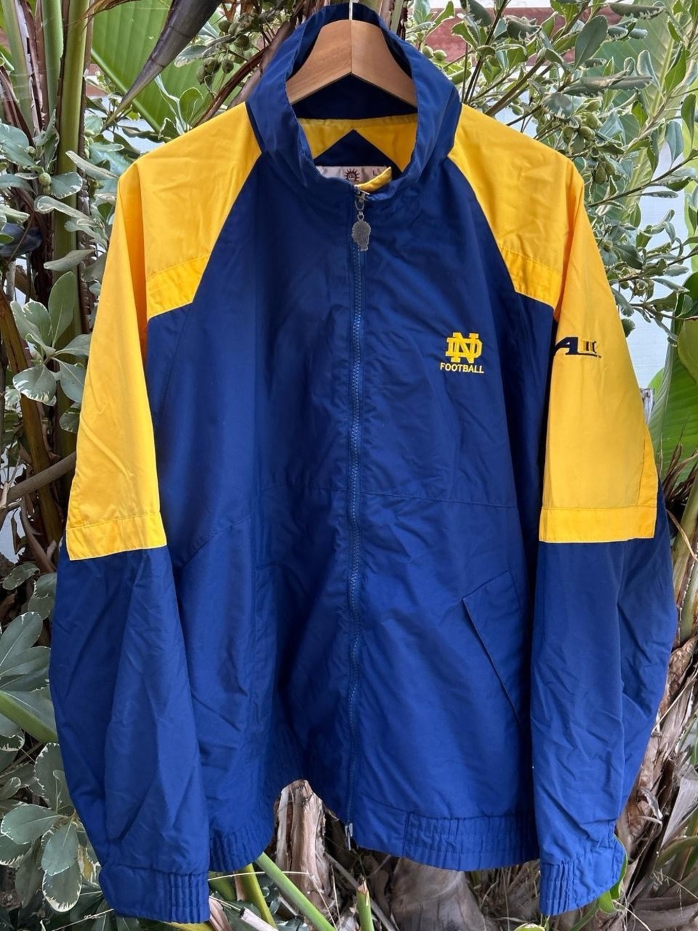 Vintage 1990s Notre Dame Football Antigua Windbreaker Jacket L 26x28